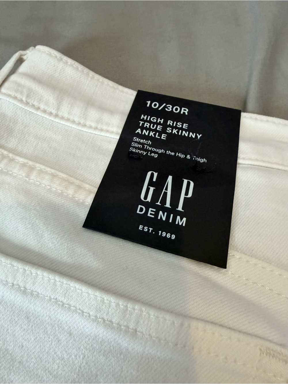 GAP High Rise True Skinny Ankle Jeans - White